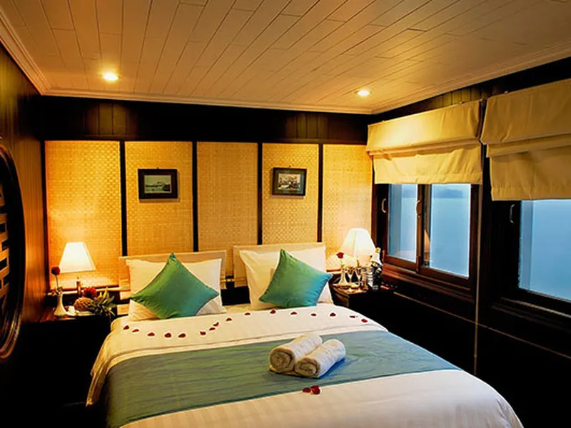 Du thuyền BHAYA CLASSIC – Khám phá Vịnh Hạ Long 3 Ngày 2 Đêm