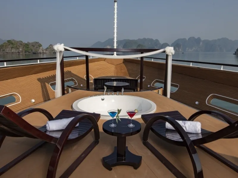 SCARLET PEARL CRUISE