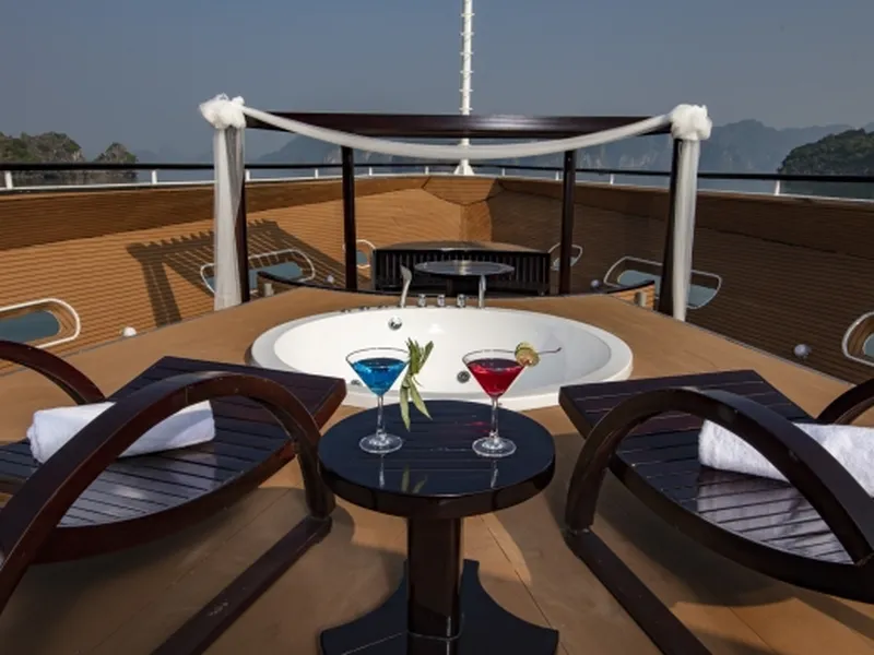 SCARLET PEARL CRUISE