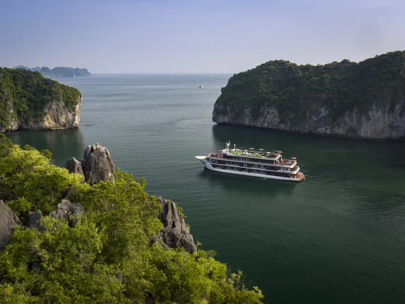 Dora Cruise - Discovery Halong Bay - Lan Ha Bay ( 3days 2nights)