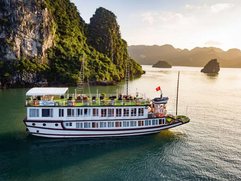 DU THUYỀN HÀ BÌNH - TRẢI NGHIỆM 6 GIỜ BUỔI SÁNG ĐẦY NĂNG LƯỢNG TRÊN VỊNH HẠ LONG