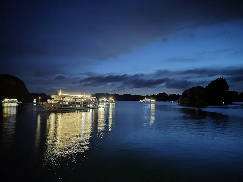  FANTASEA CRUISE - HALONG BAY 3 DAYS - 2 NIGHTS ON BOAT (FULL KAYAK)