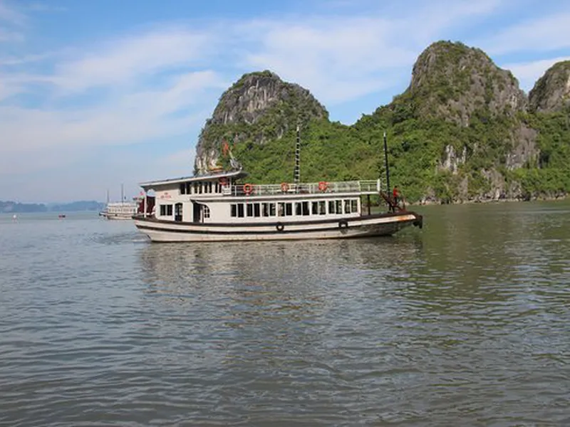 DU THUYỀN HÀ BÌNH - TRẢI NGHIỆM 6 GIỜ BUỔI SÁNG ĐẦY NĂNG LƯỢNG TRÊN VỊNH HẠ LONG