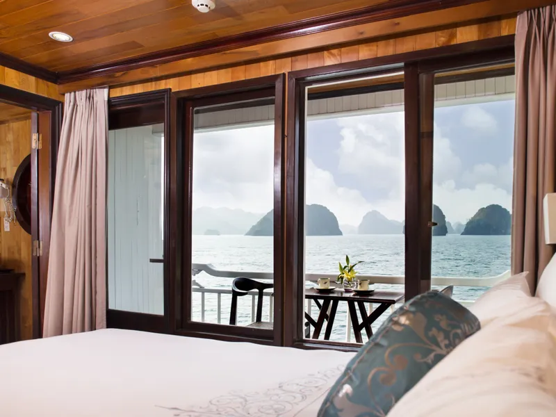 Hera Cruise - 4 Star Classic Boutique Cruise Halong 2 days 1 night