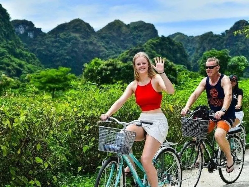 Hera Cruise - 5 Star  Grand Luxury Cruise Halong 3 days 2 nights