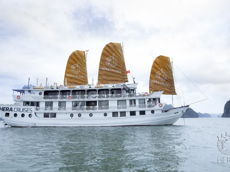 Hera Cruise - 5 Star  Grand Luxury Cruise Halong 2 days 1 night