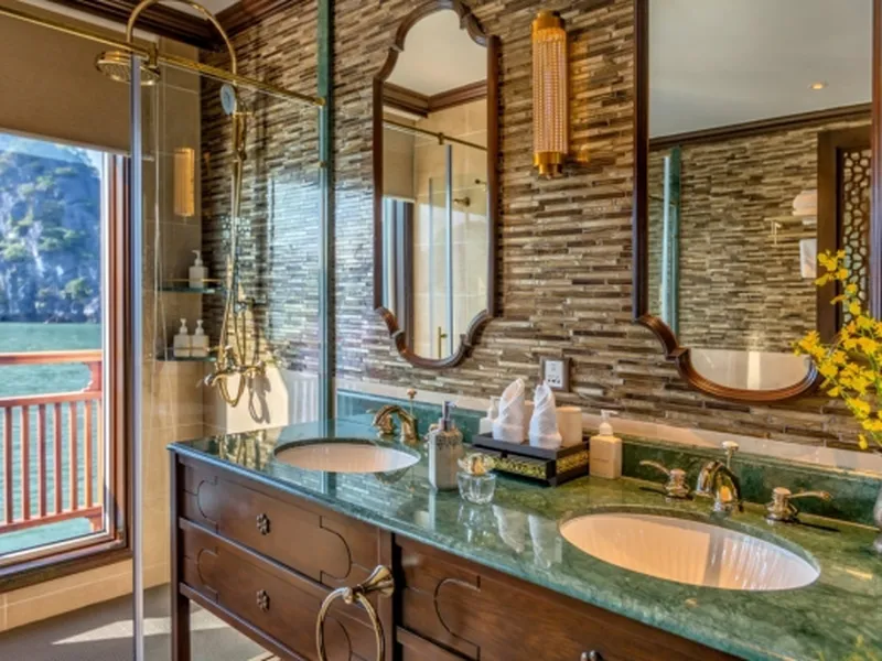 HERITAGE LINE YLANG CRUISE