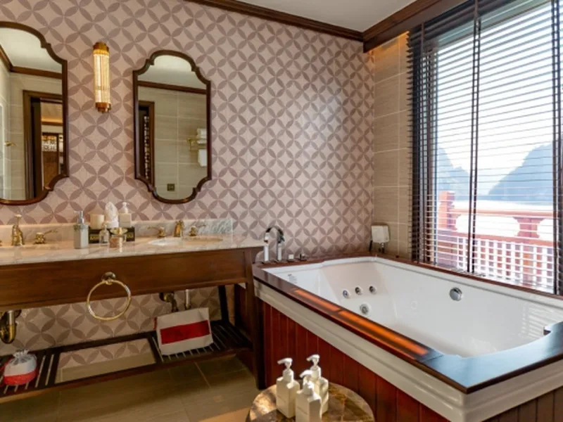 HERITAGE LINE YLANG CRUISE