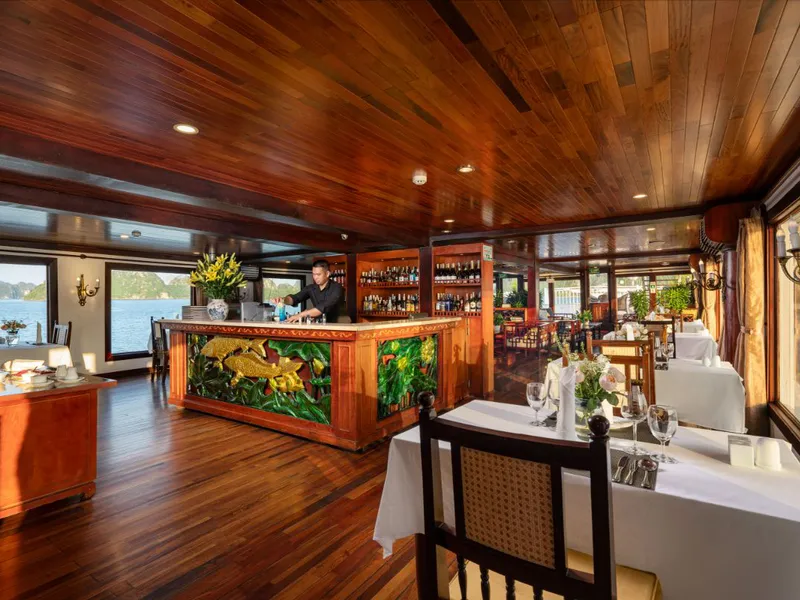 Hera Cruise - Du thuyền 5 sao cao cấp tại Vịnh Hạ Long, 2 ngày 1 đêm.