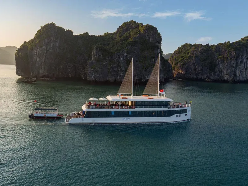  Du thuyền Indochina Sails - Hạ Long 2 ngày 1 đêm