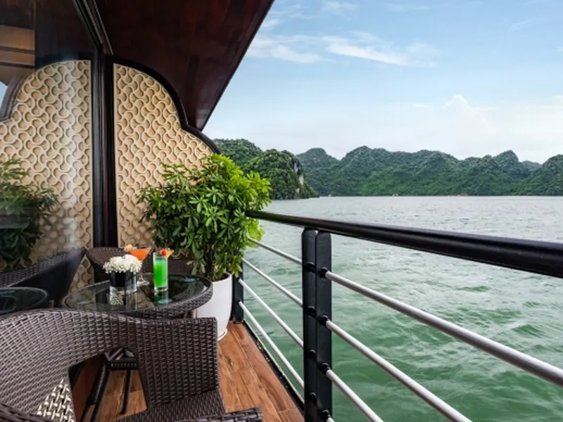 DU THUYỀN LA CASTA