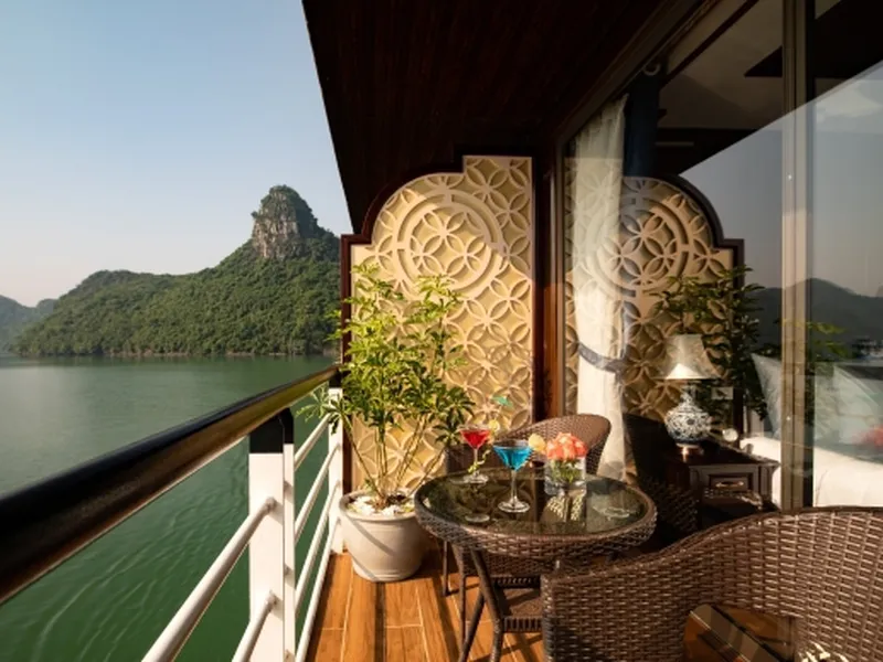 LA CASTA REGAL CRUISE