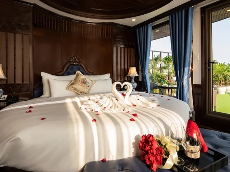 LA CASTA REGAL CRUISE