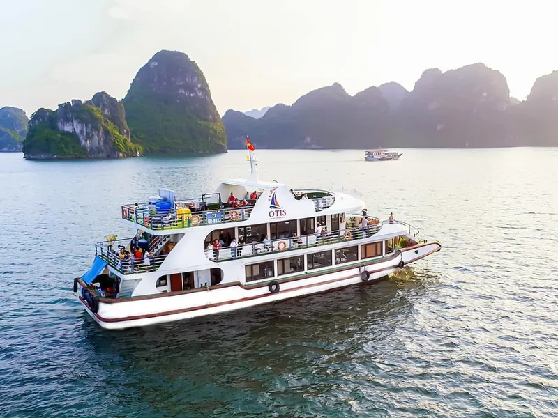 DU THUYỀN OTIS - DU LỊCH VỊNH HẠ LONG 1 NGÀY
