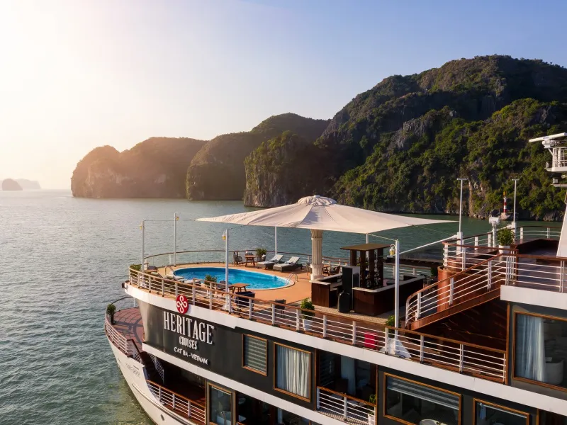 HERITAGE CRUISES EXPEDITION 4 DAYS 3 NIGHTS