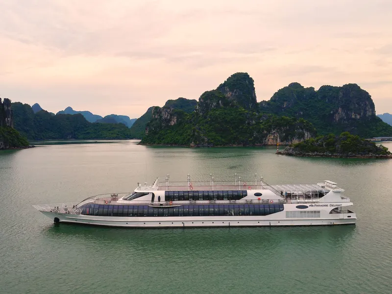 Paradise Delight - 7-HOUR DAY CRUISE TO EXPLORE HALONG BAY