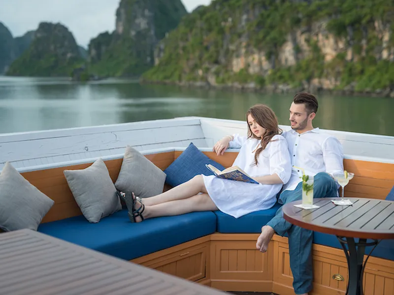 Paradise Sails - Ha Long 2 days 1 nights