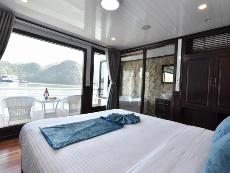 SAPPHIRE CRUISE