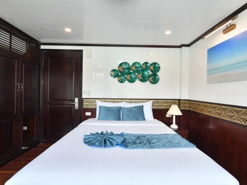 SAPPHIRE CRUISE