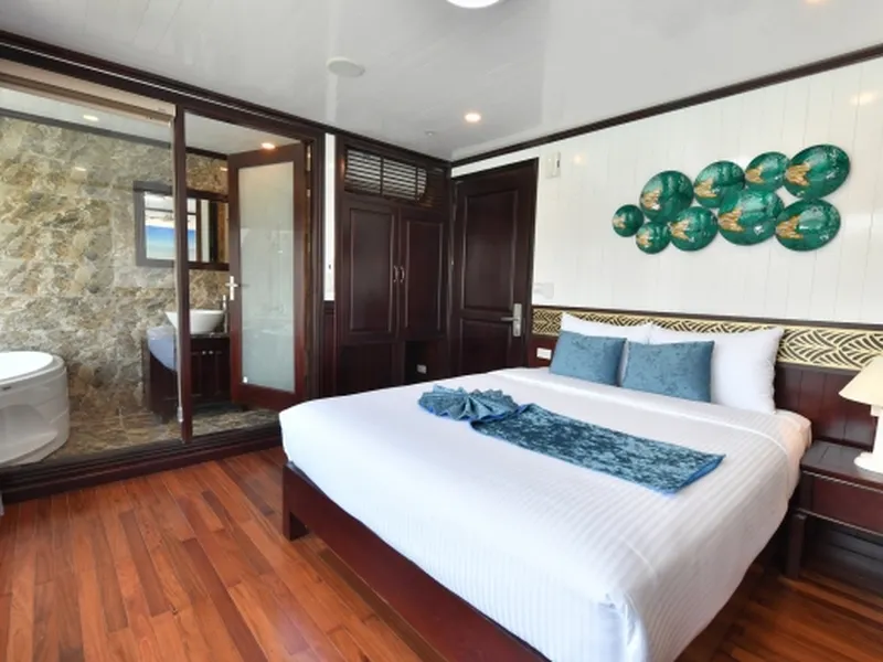 SAPPHIRE CRUISE