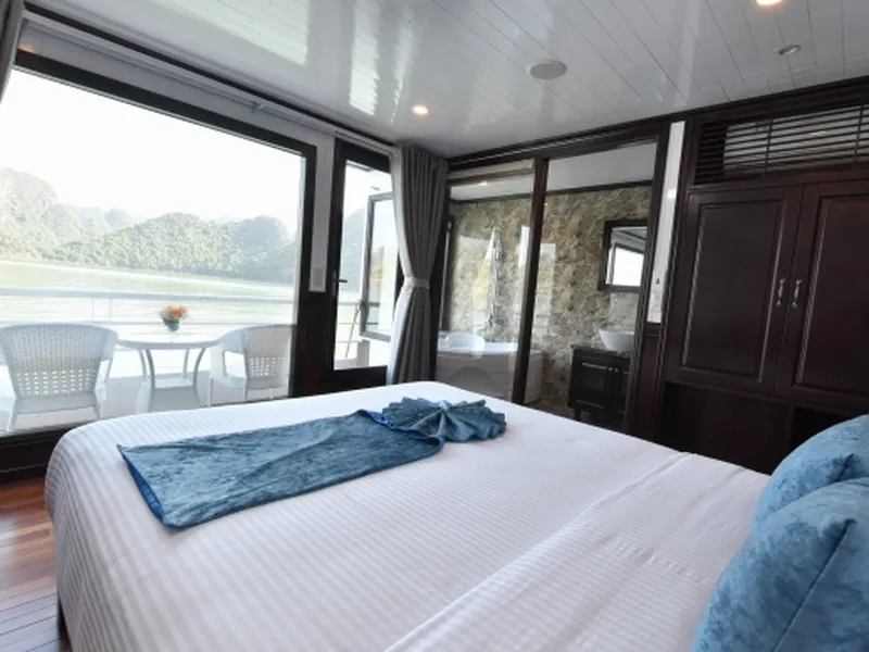 SAPPHIRE CRUISE