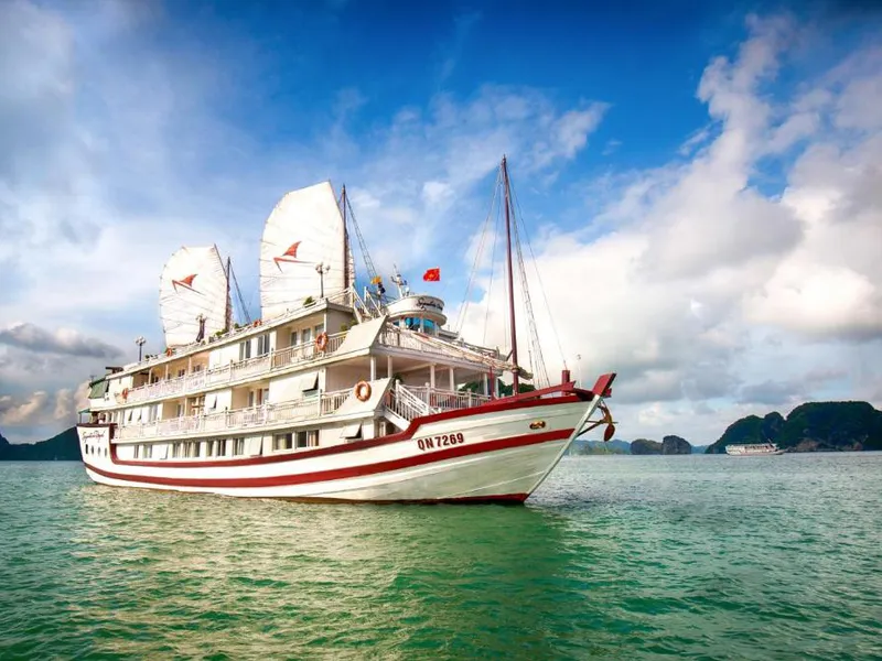SIGNATURE ROYAL CRUISE