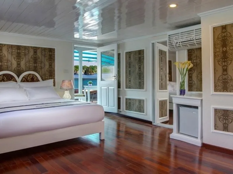 SIGNATURE ROYAL CRUISE