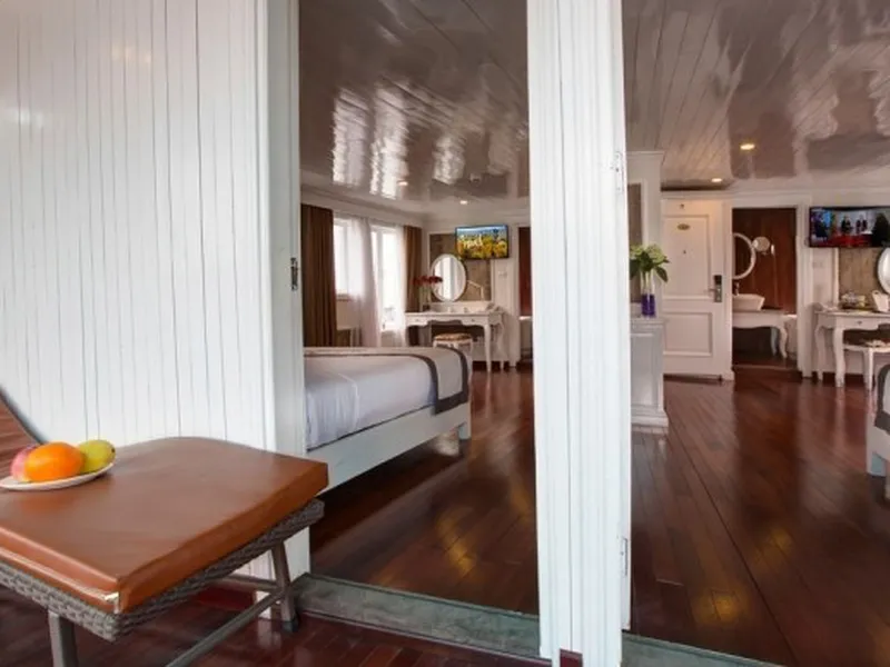 SIGNATURE ROYAL CRUISE