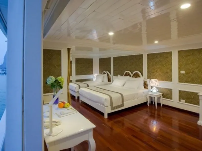 SIGNATURE ROYAL CRUISE