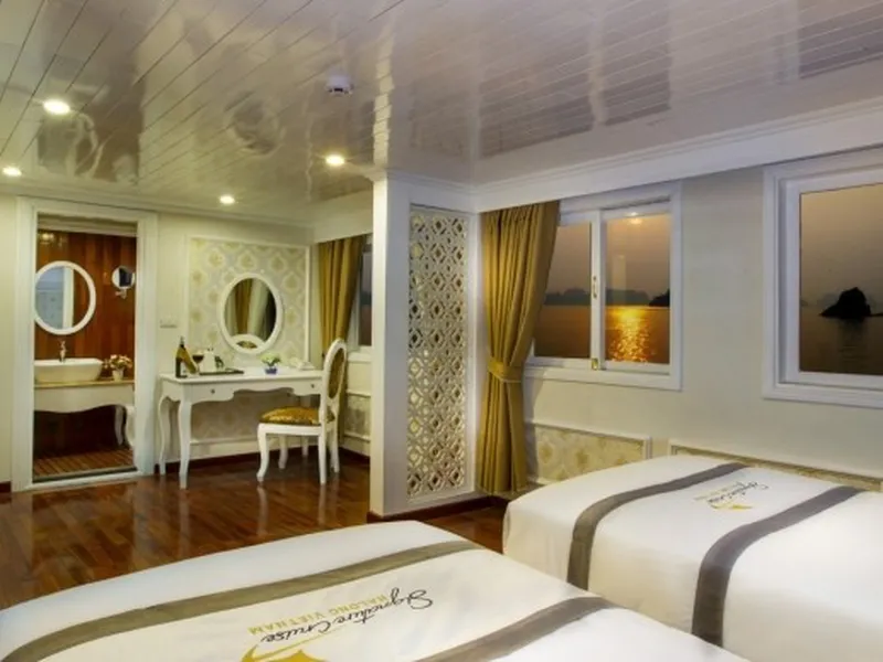 SIGNATURE ROYAL CRUISE