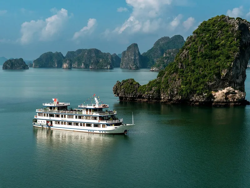 DU THUYỀN SWAN