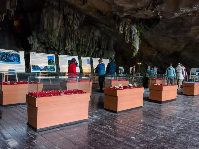 Paradise Peak -  Ha Long 3 days 2 nights