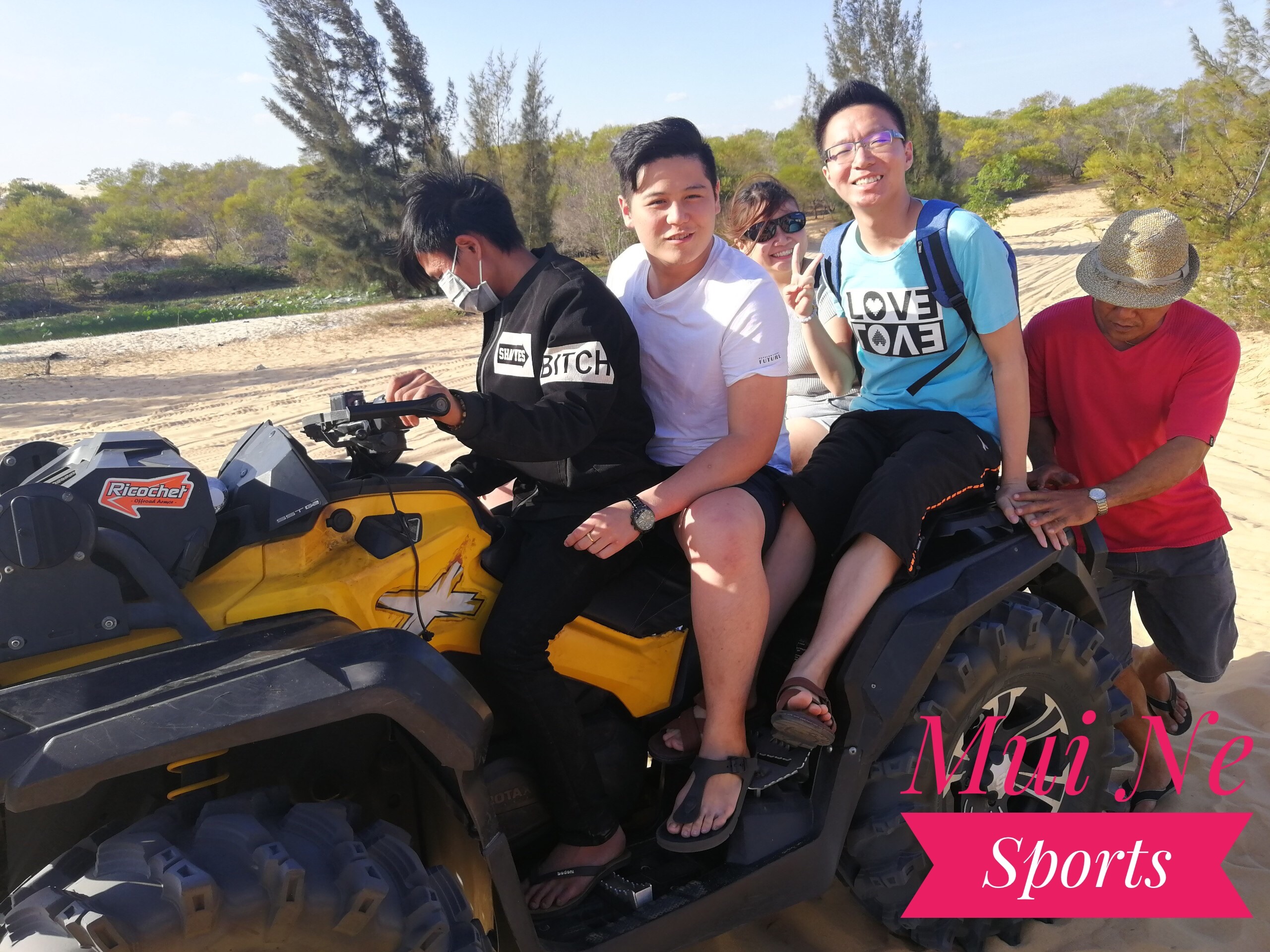 Xe mô tô địa hình đồi cát Mũi né Xe mô tô địa hình đồi cát Mũi né