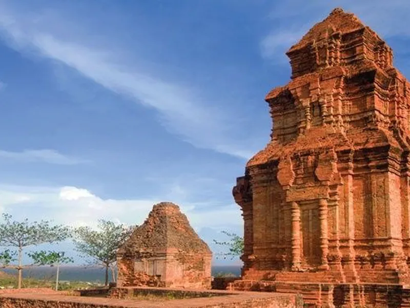 Discover Cham Culture and Mountain Peaks: Poshanu Cham Towers and Ta Cu Mountain during Mui Ne Travel