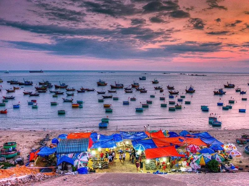 What to Eat in Mui Ne? Top 10 Must-Try Specialties and Cheap Seafood When Traveling to Mui Ne 