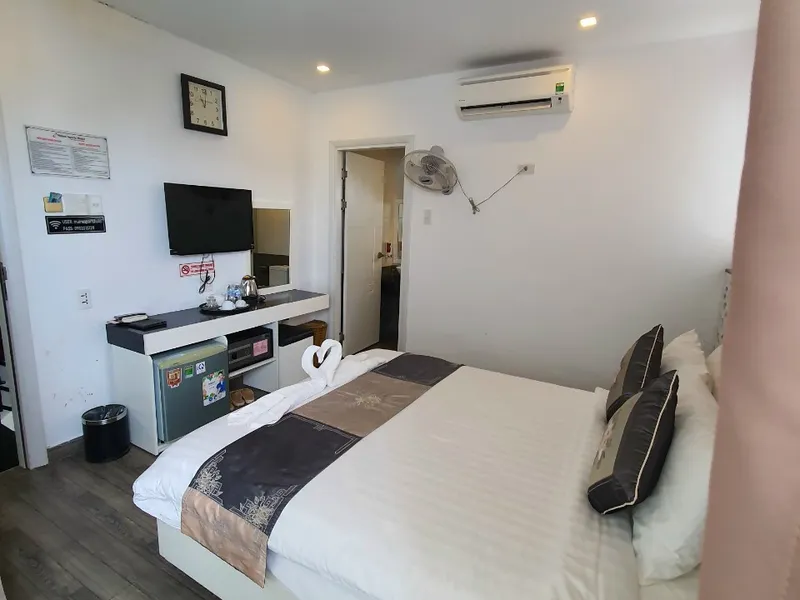 STANDARD SINGLE ROOM