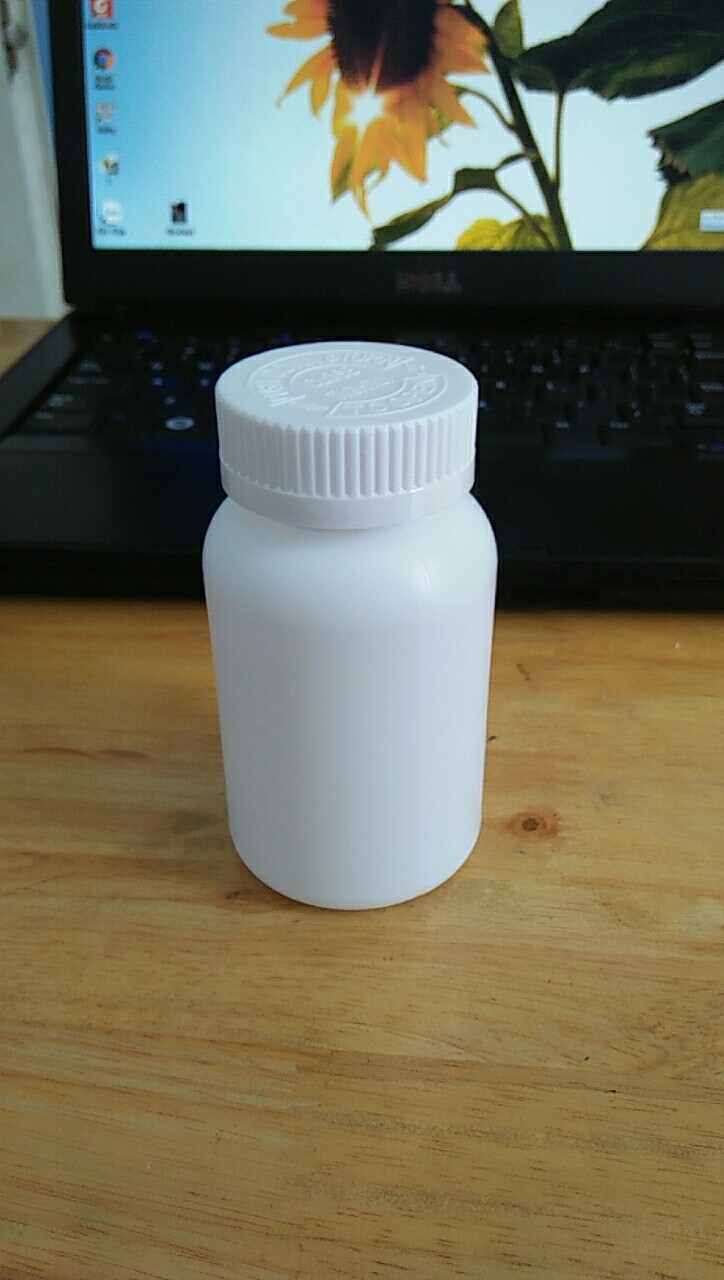 Chai nhựa 150ml có thiết kế chuẩn bằng khuôn mẫu trên hệ thống máy cắt tự động