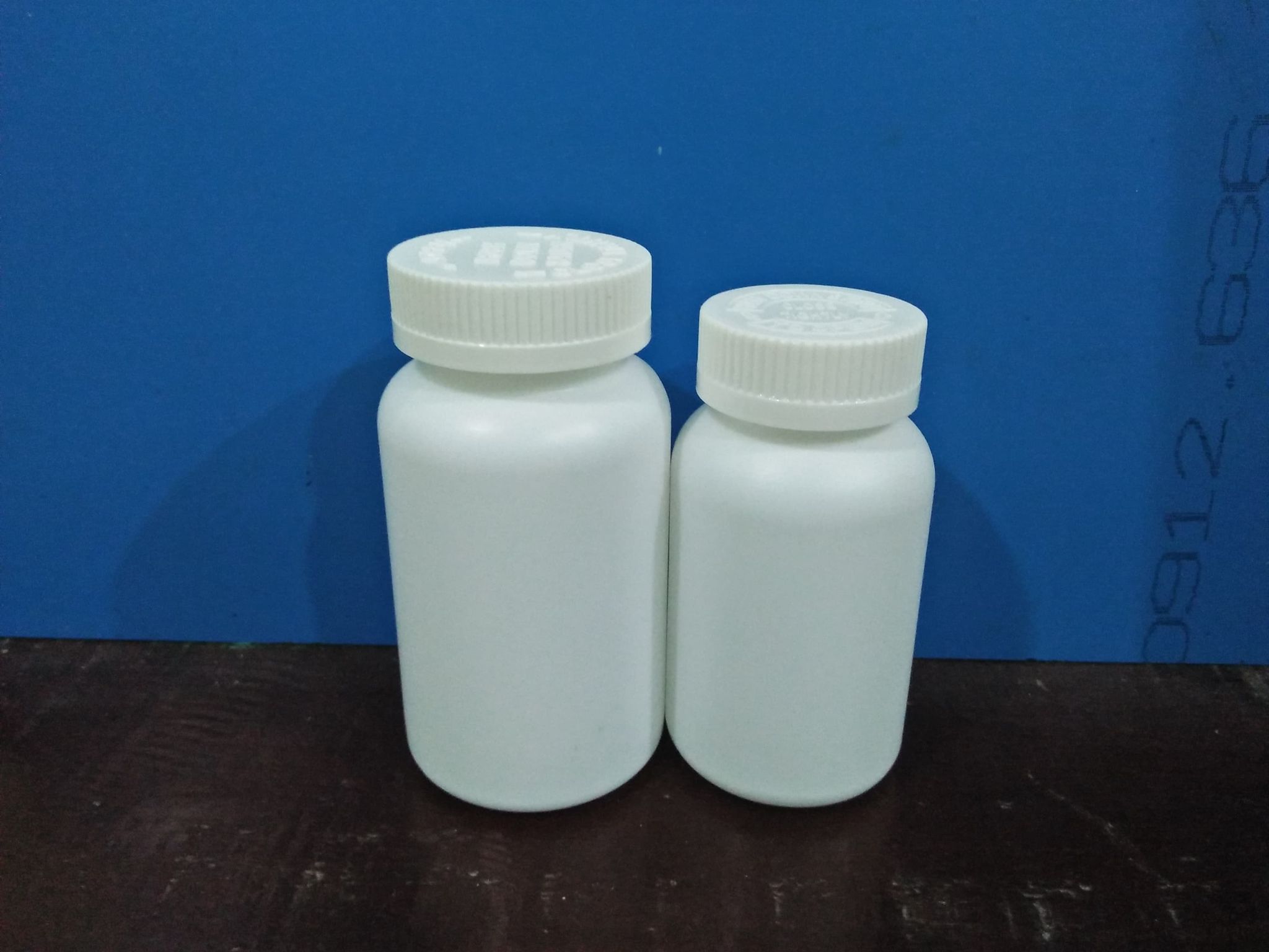 Chai lọ nhựa đựng thuốc chuẩn được thiết kế theo khuôn mẫu