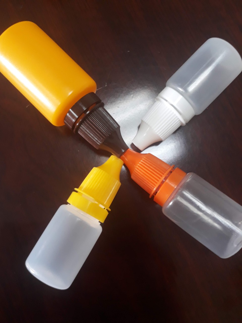 Chai nhỏ giọt 20ml thân vàng