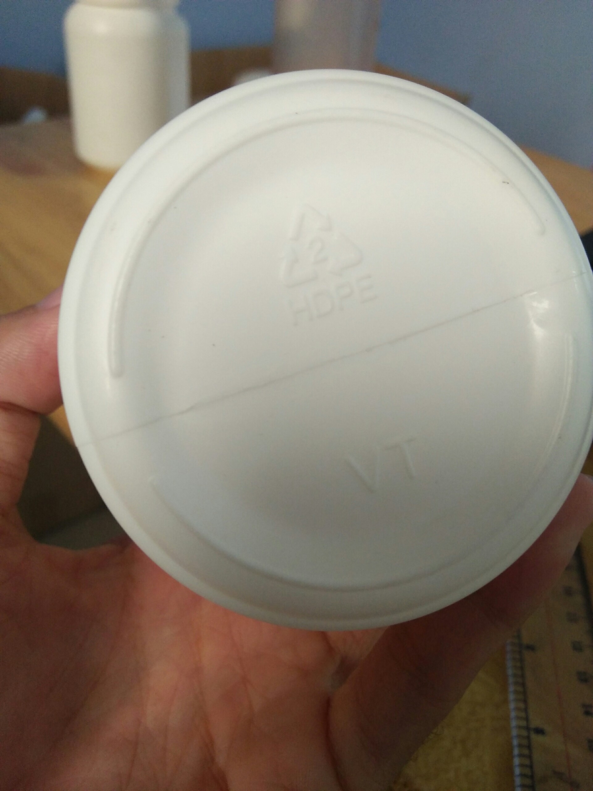 Chất nhựa HDPE dày dặn và có độ bền cơ học cao