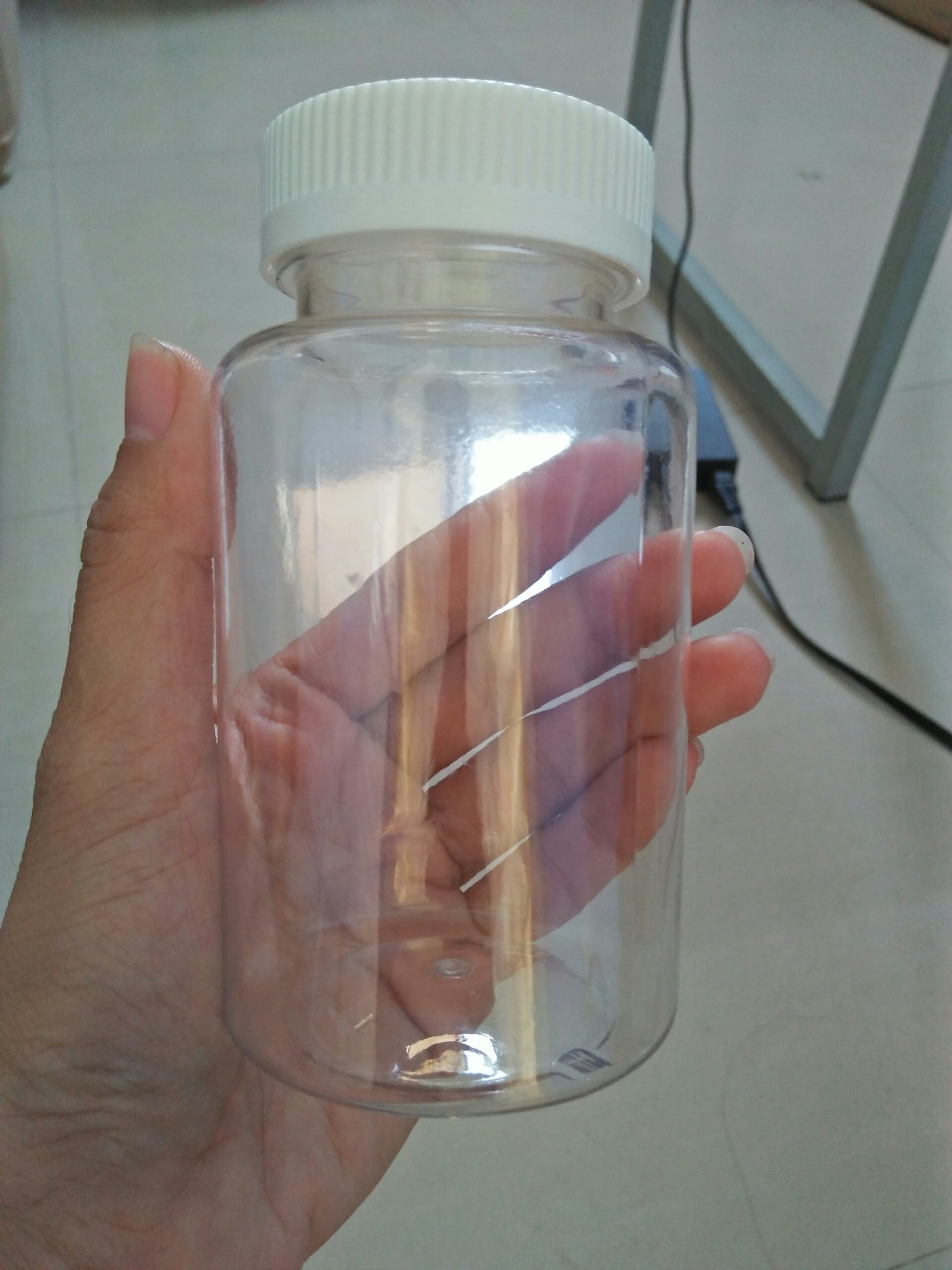 Lọ có dung tích 250ml chất liệu PET trong sạch - dày dặn