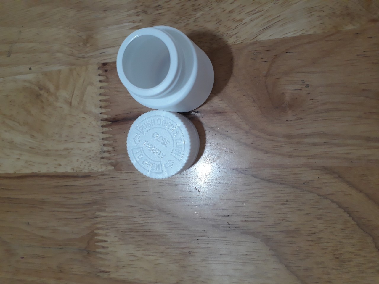 Chai nhựa đựng dược phẩm 45ml Nắp nhấn ấn xoáy