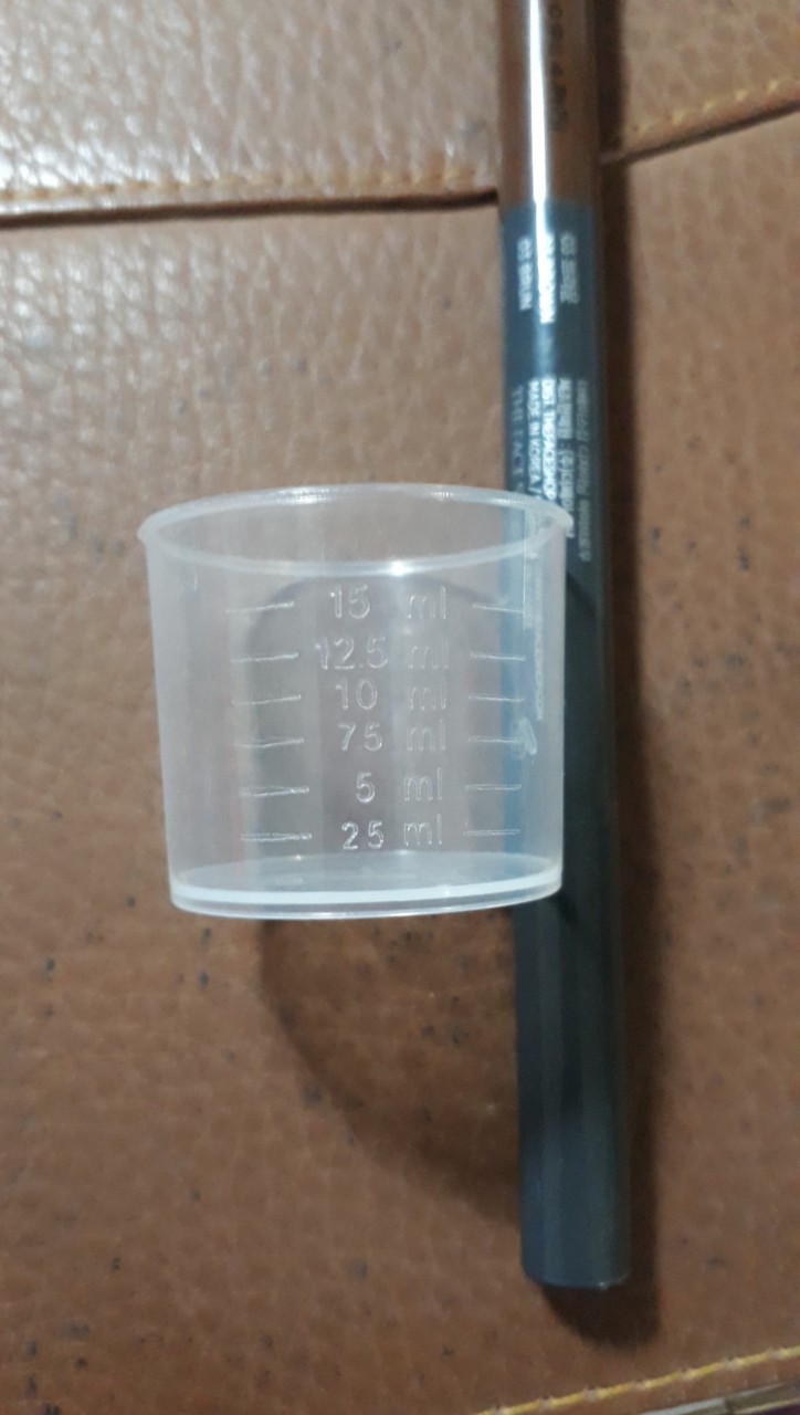 Cốc định lượng 15ml được làm từ nhựa nguyên sinh LDPE