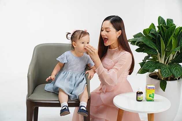 Có cốc định lượng trẻ uống siro nhanh mẹ vui