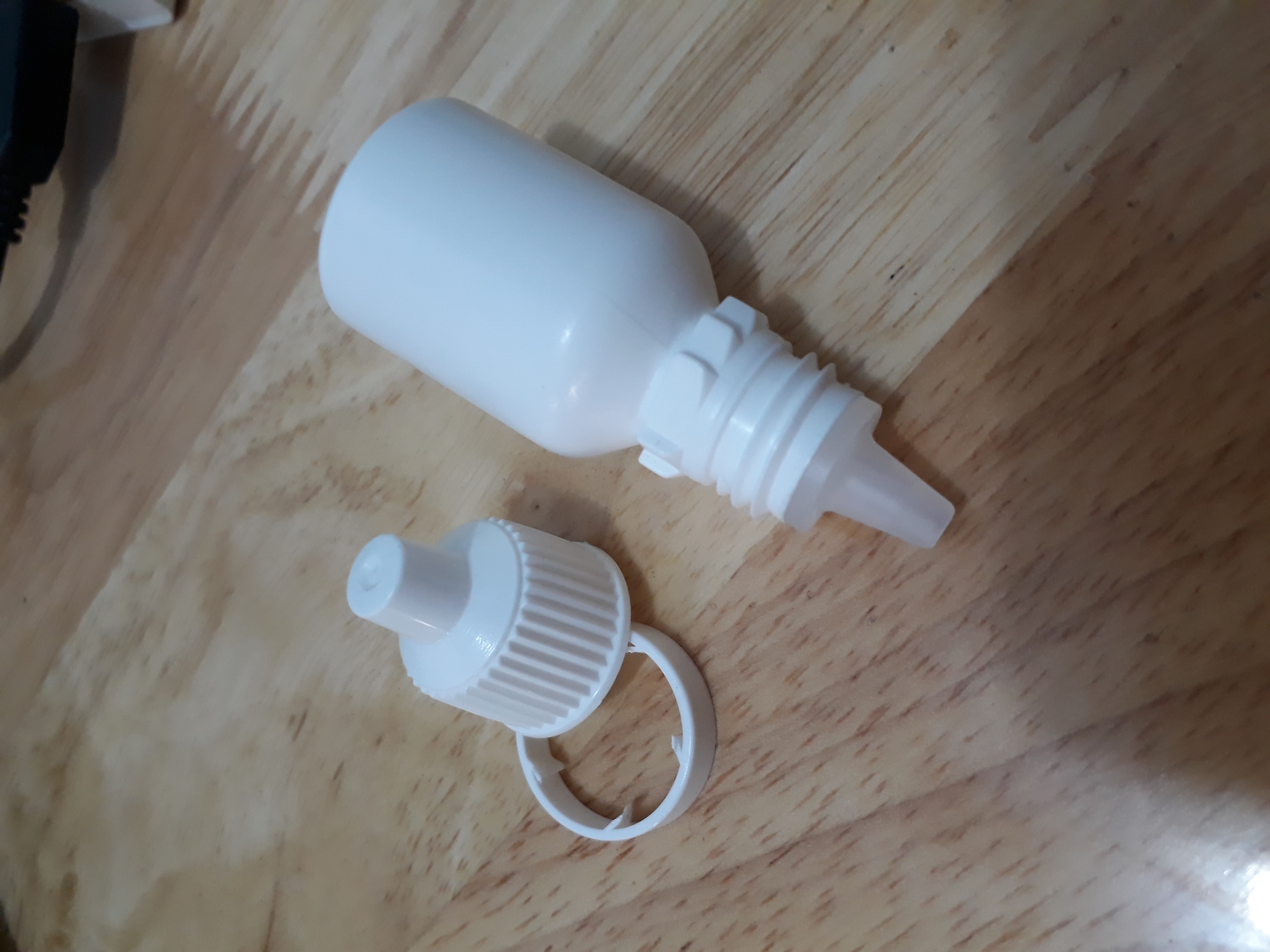 Lọ nhựa nhỏ mắt 15ml giá rẻ Lọ nhựa nhỏ mắt 15ml giá rẻ