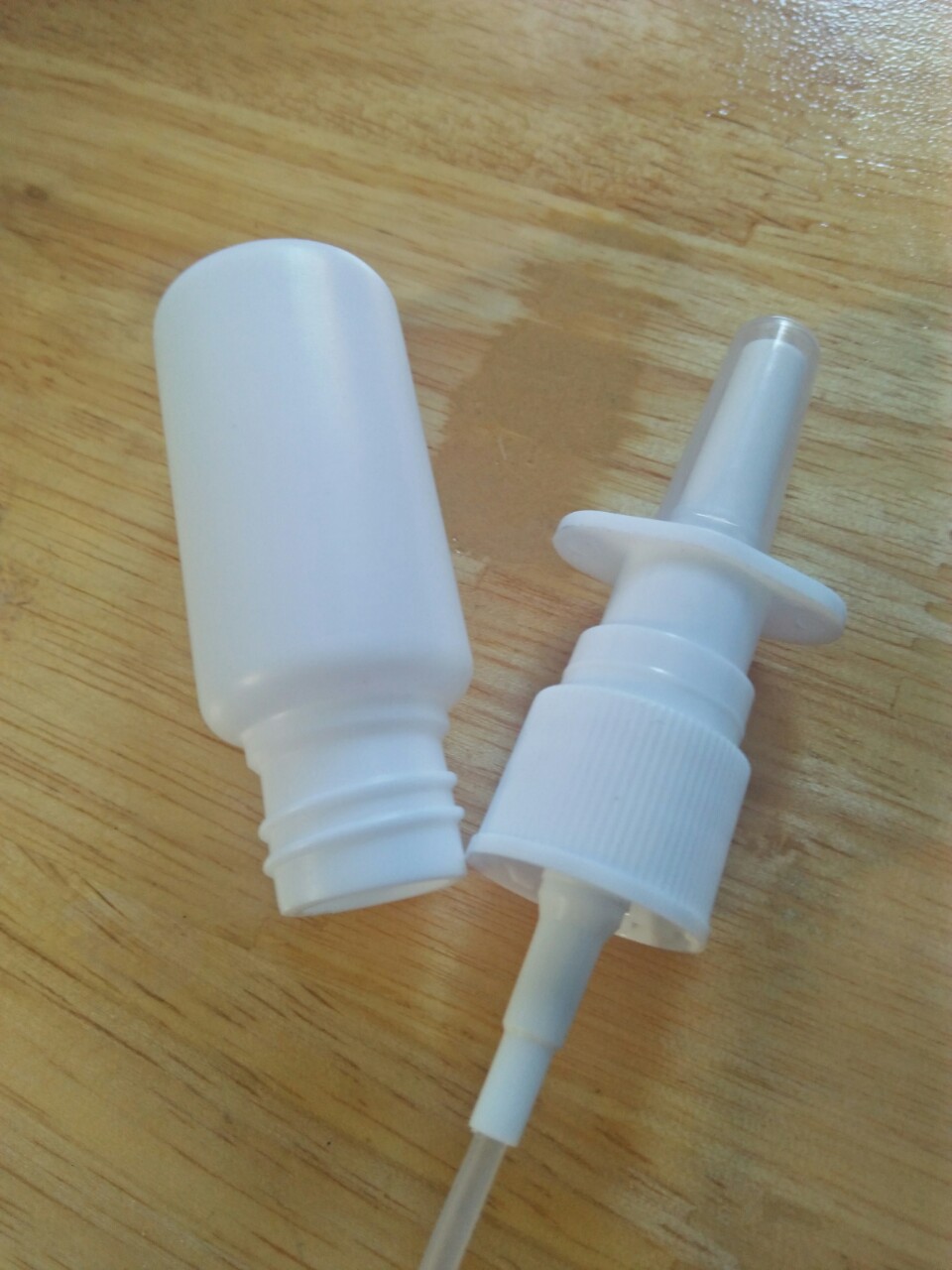 Chai lọ dược phẩm đựng thuốc viêm xoang có thiết kế vòi xịt phun sương nhẹ