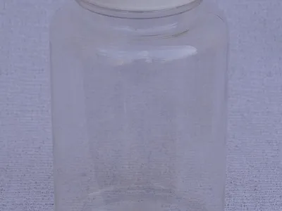 Bán CHAI NHỰA PET 250ML nắp nhấn nhuộm màu thân chai theo nhận diện thương hiệu