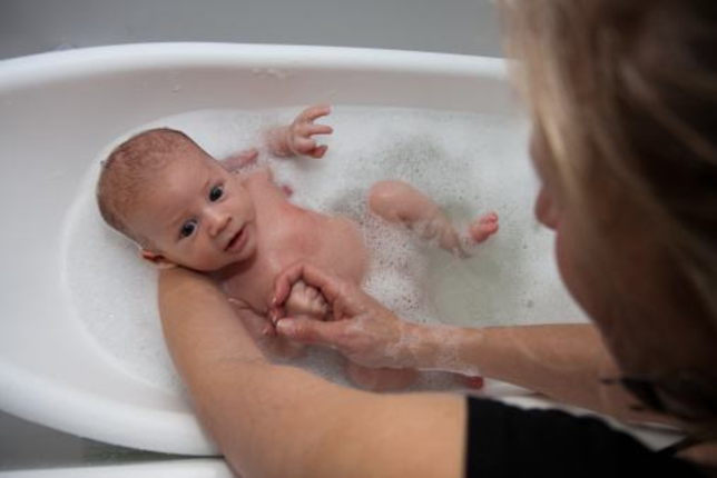 Hãy cho bé dùng thử sữa tắm trước khi dùng lâu dài cho bé Hãy cho bé dùng thử sữa tắm trước khi dùng lâu dài cho bé