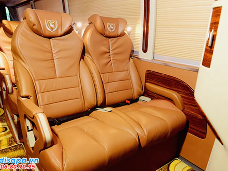 XE LIMOUSINE 18 ghế VIP