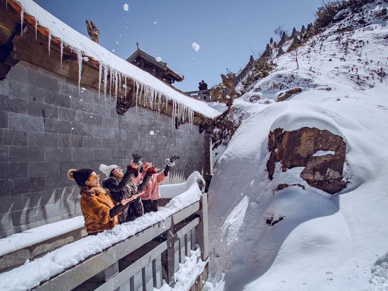 Winter Attire in Sapa: Stay Warm and Stylish, The Secret to Professional Sapa Exploration